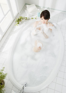 ヒマラヤ岩塩 バスソルトで温泉気分や天然の還元力を、ご家庭のお風呂でゆったりと味わってください。